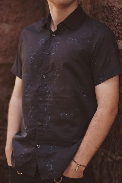 Short Sleeve Shirt with Molecules Print- JUGGLING MOLECULES